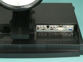 FlexScan HD2452W背面