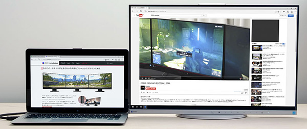 外付けの大画面ディスプレイでネット動画を再生しながら、関連情報をノートPCで検索して調べている例
