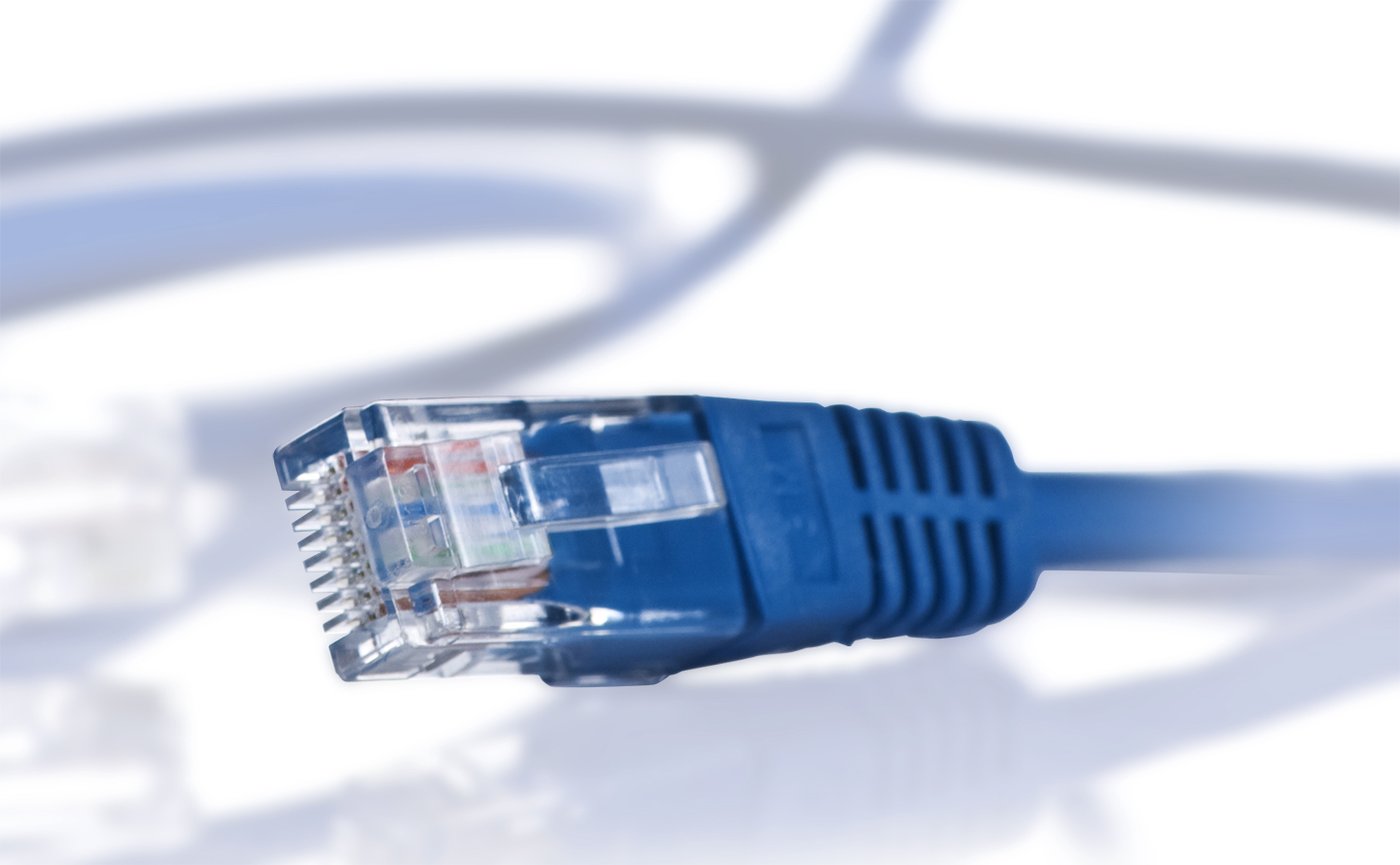 有線接続で、ネットも安定、高速。