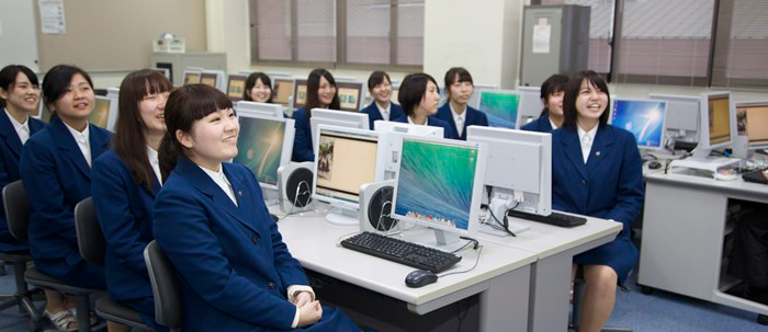 鹿児島純心女子短期大学校 コンピュータールーム