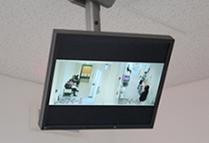 病院内の監視システムに採用したEIZOのFlexScanモニター